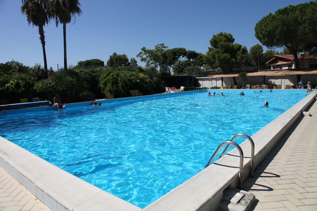 Blu Sun Apartment In Complesso Riva Del Sole Giovinazzo Eksteriør billede